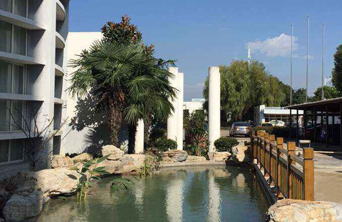 日韩人妻无码精品-专区