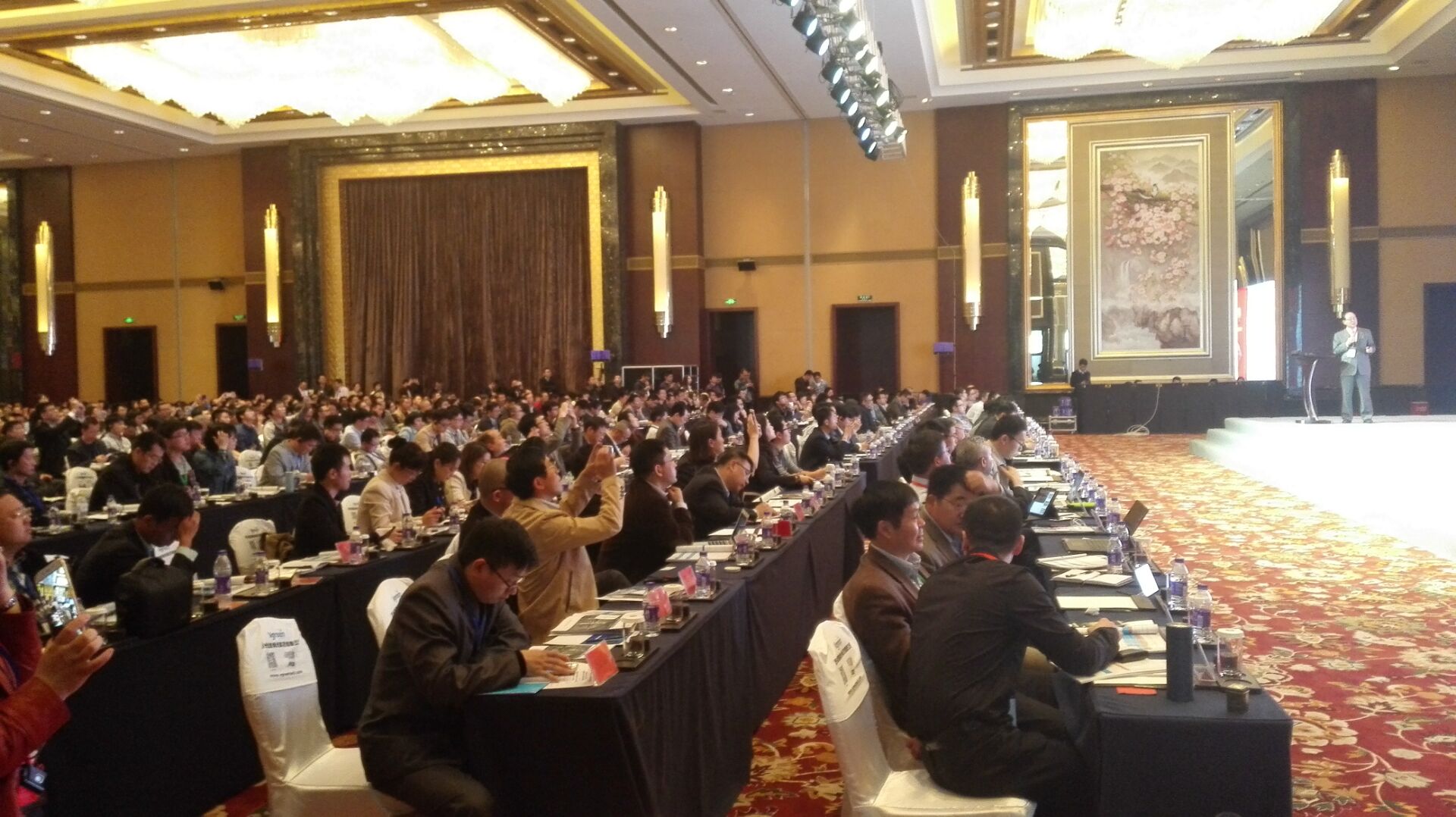 日韩人妻无码精品-专区