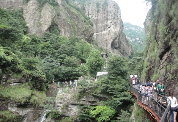 日韩人妻无码精品-专区