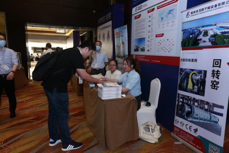 日韩人妻无码精品-专区