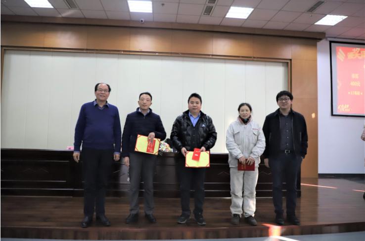 日韩人妻无码精品-专区