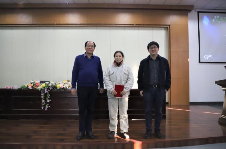 日韩人妻无码精品-专区