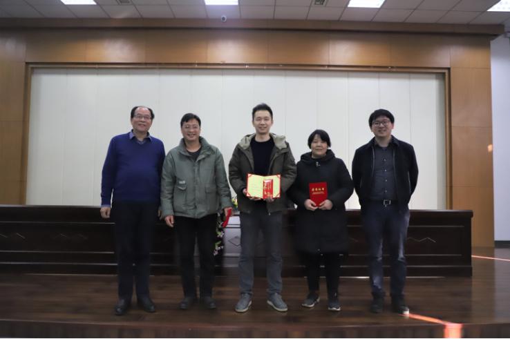 日韩人妻无码精品-专区