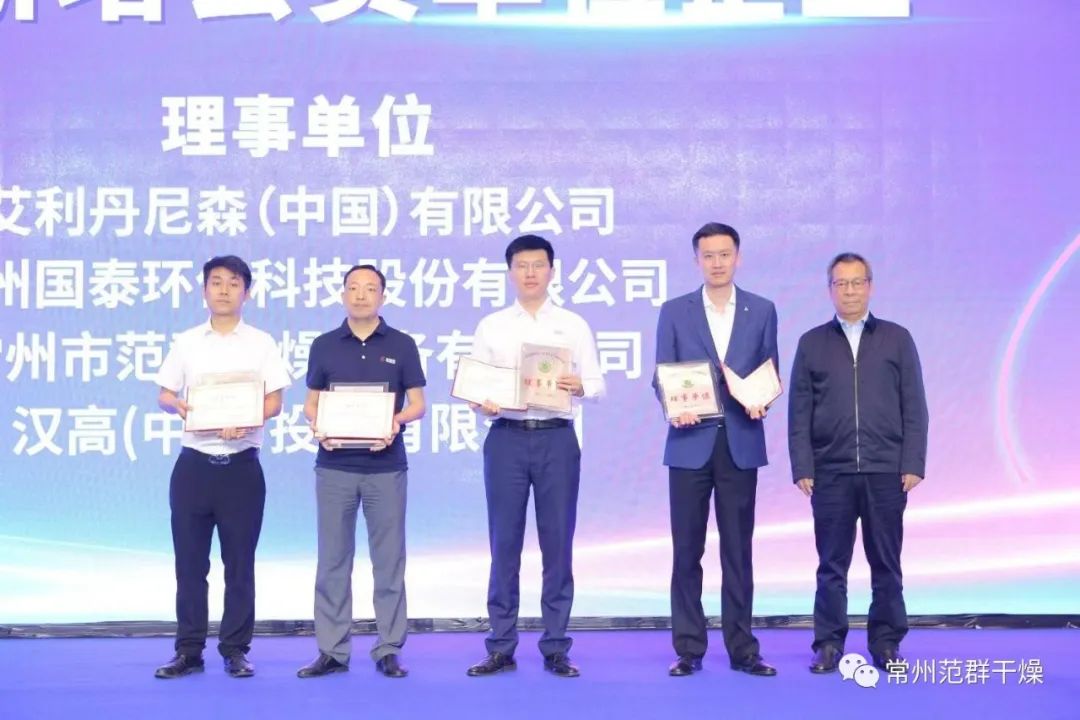 日韩人妻无码精品-专区